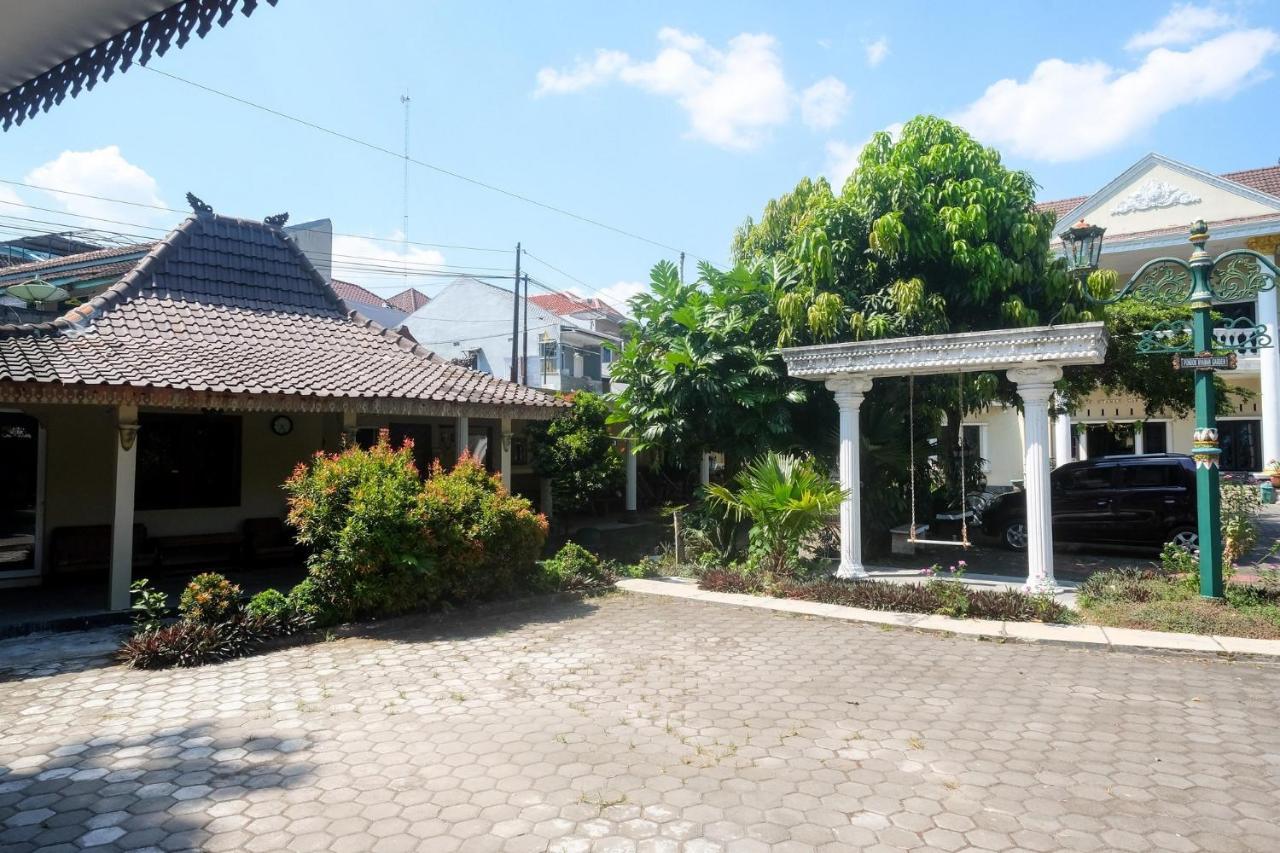 Отель Reddoorz Near Umy Yogyakarta Ngabean Экстерьер фото